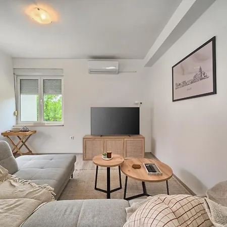 Adriatic Retreat Meje, 4 Min Walk To The アパート