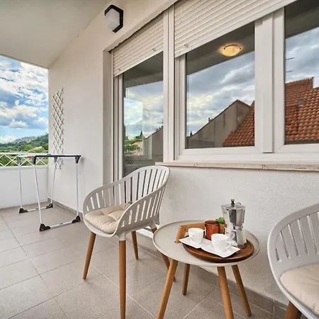 Adriatic Retreat Meje, 4 Min Walk To The アパート スプリト