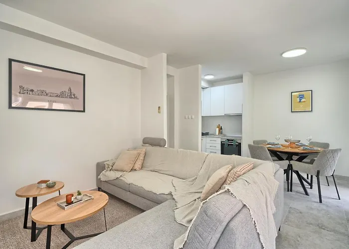 Adriatic Retreat Meje, 4 Min Walk To The アパート スプリト