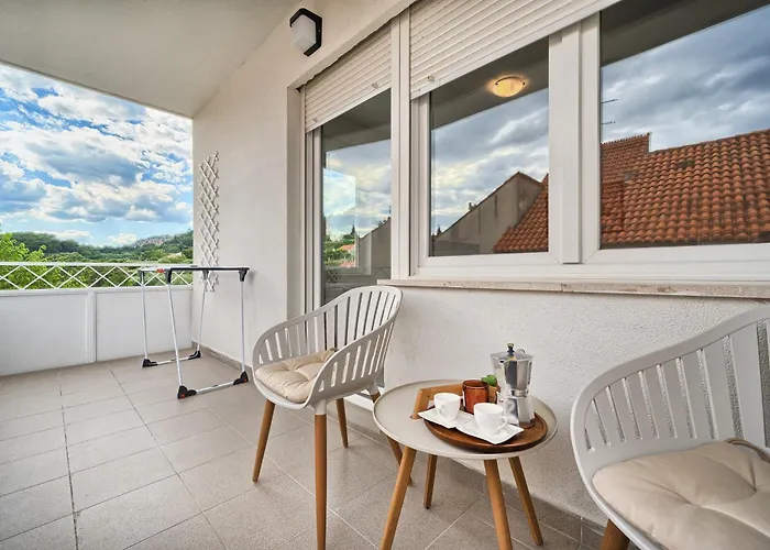 Adriatic Retreat Meje, 4 Min Walk To The アパート スプリト